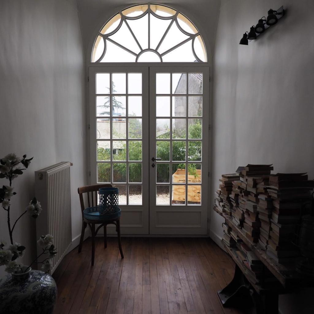 Un Petit Chateau Lauzun Exterior foto